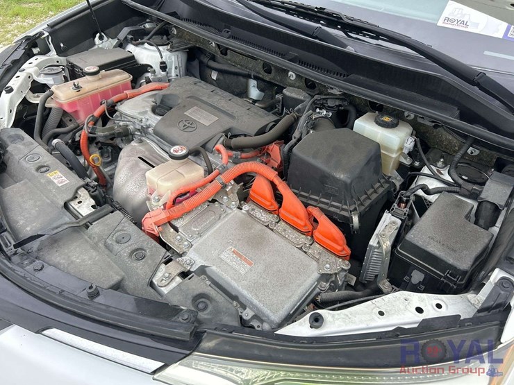 2018-toyota-rav4-image-8