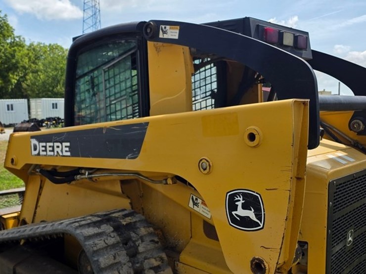 2007-deere-ct332-image-20