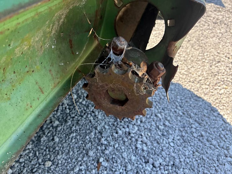 john-deere-444-image-22