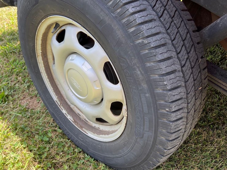 2014-ford-f150-xl-image-5