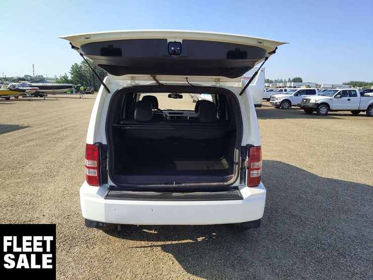 2012-jeep-liberty-image-25
