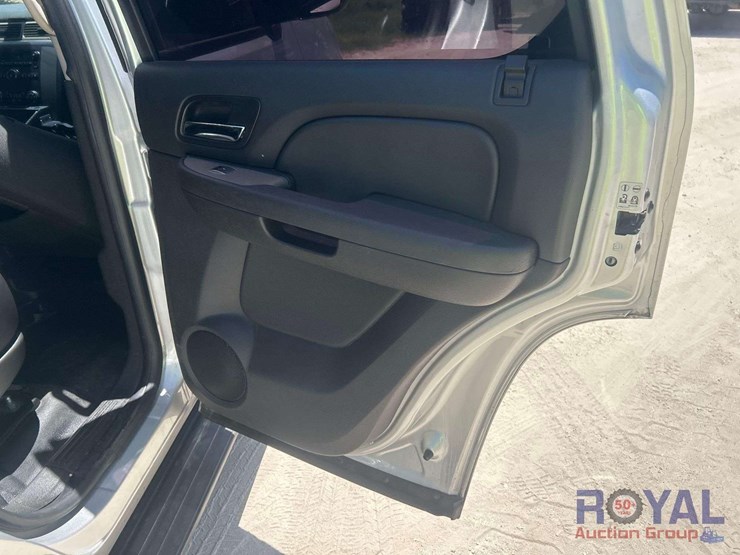 2014-chevrolet-tahoe-image-21