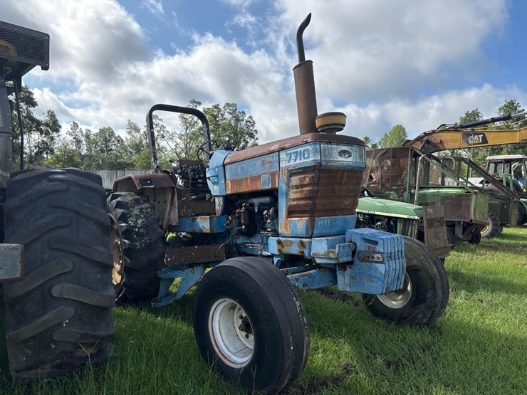 ford-7710-image-1