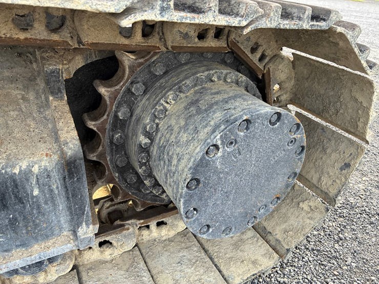 2021-john-deere-250-image-42
