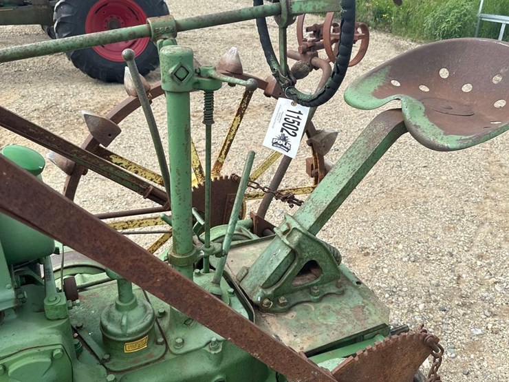 john-deere-b-image-9