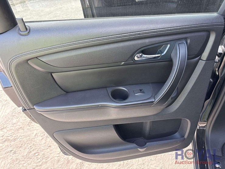 2016-chevrolet-traverse-image-17