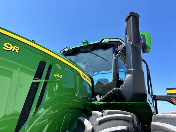 2023-john-deere-9r-440-image-47