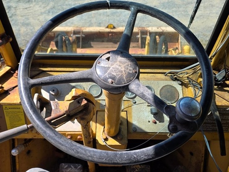 1977-caterpillar-910-image-46