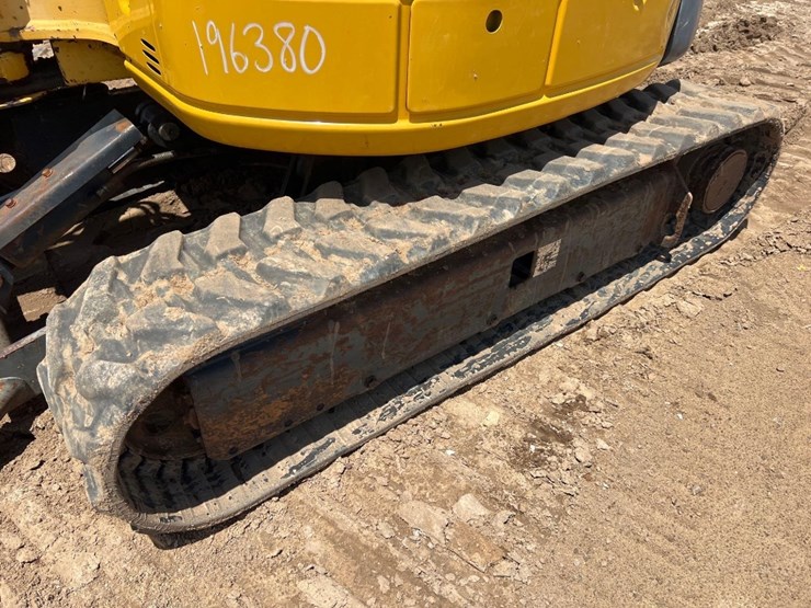 komatsu-pc27mr-2-image-9