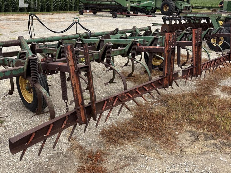 john-deere-1010-image-4