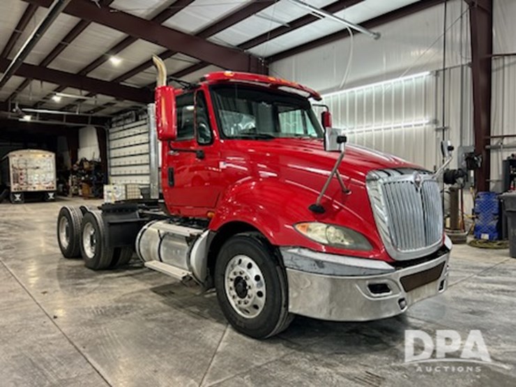 2011-international-prostar-image-1