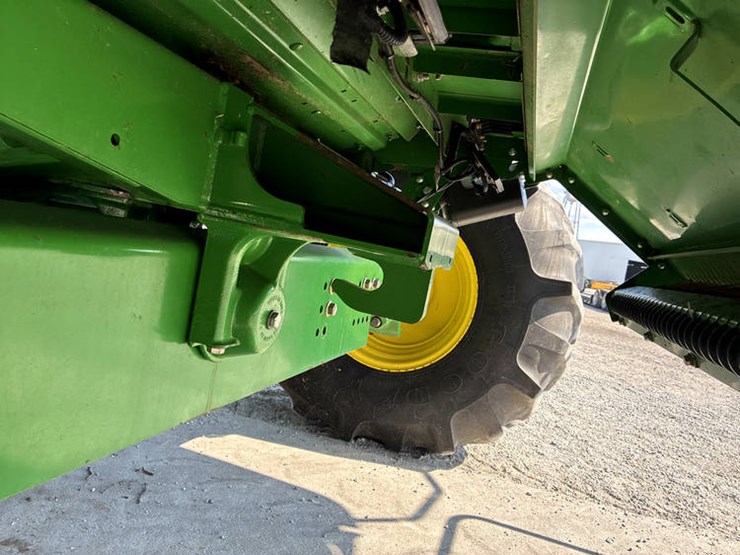 2013-john-deere-s670-image-43