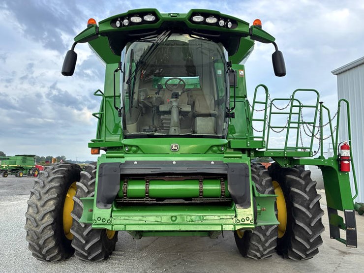 2015-john-deere-s680-image-10