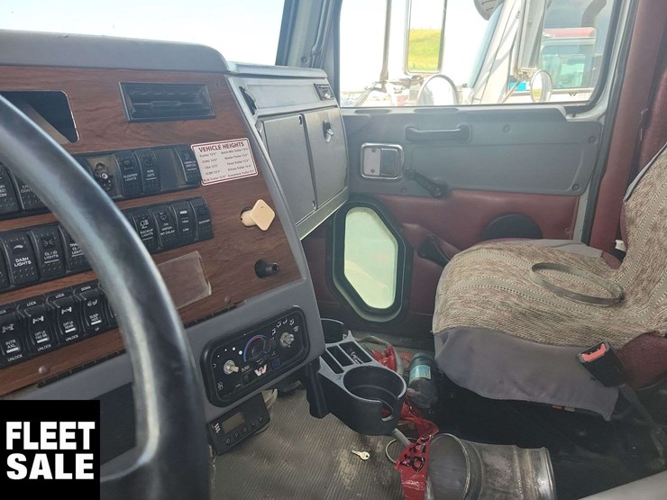 2009-western-star-4900-image-10