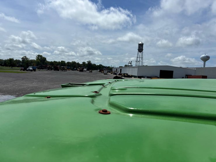 2014-john-deere-8285r-image-74