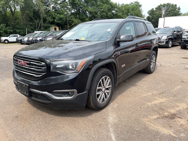 2017-gmc-acadia-image-1
