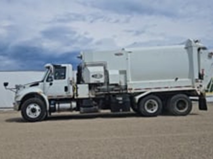 2017-international-workstar-7400-image-5