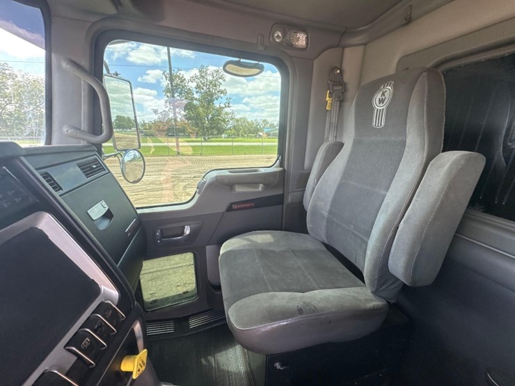 2007-kenworth-t800-image-33