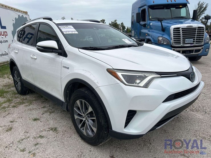 2018-toyota-rav4-image-2