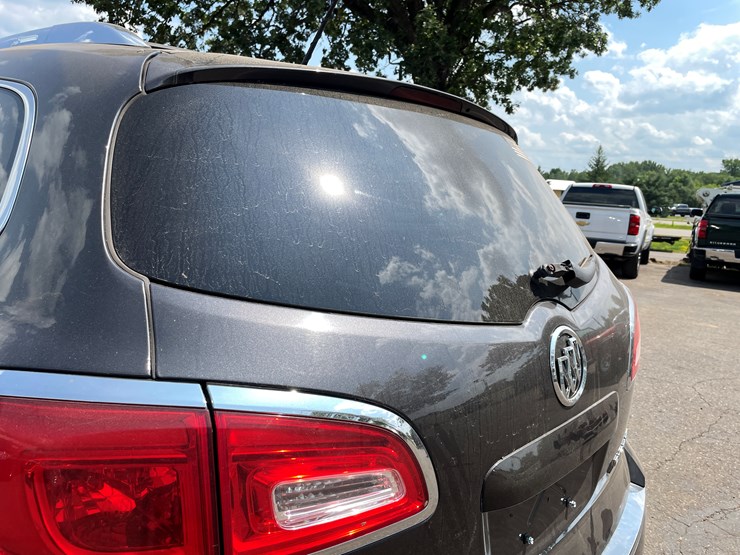 2013-buick-enclave-image-27