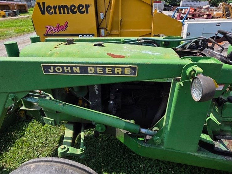 john-deere-300-image-22