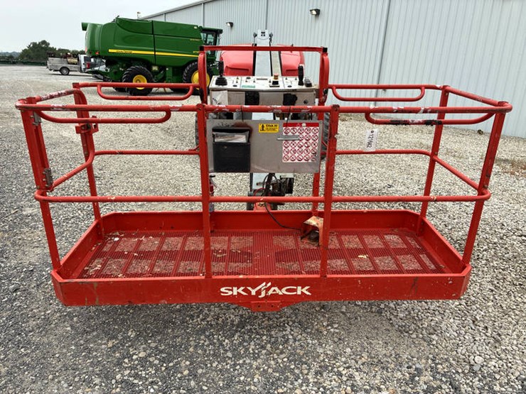 2015-skyjack-sj61t-image-12