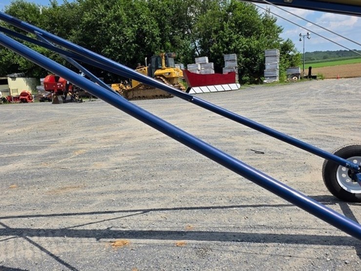 new-harvest-t852-8"x52'-transport-auger-image-14