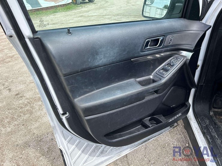 2019-ford-explorer-image-5