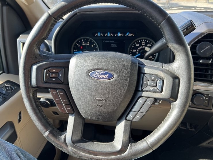 2015-ford-f150-xlt-image-32