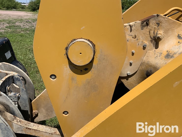 2014-caterpillar-950k-image-13