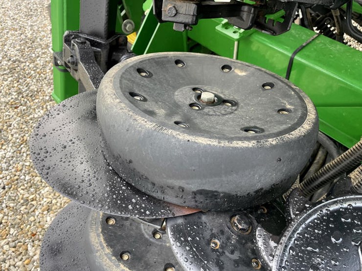 2017-john-deere-1990-image-80