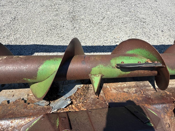 john-deere-444-image-12