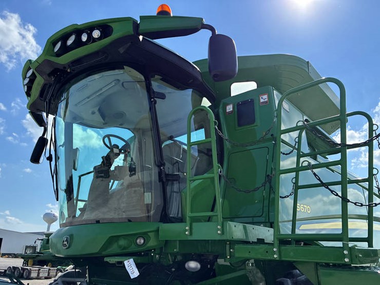 2013-john-deere-s670-image-29