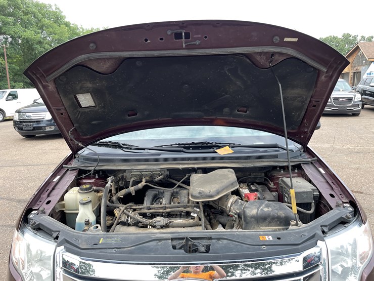 2010-ford-edge-image-44