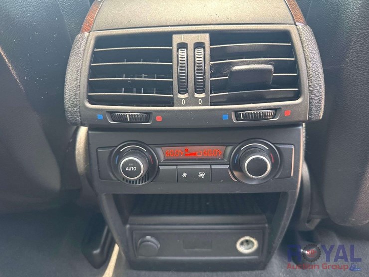 2013-bmw-x5-image-26