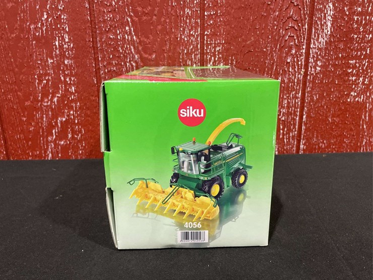 1/32-john-deere-7500-forage-harvester-nib-siku-image-6