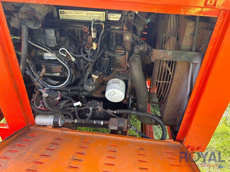 2016-e-z-beever-m12r-towable-brush-chipper-image-6