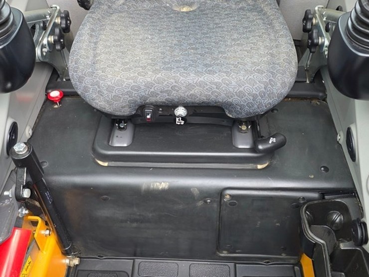 2022-case-tr340b-image-43