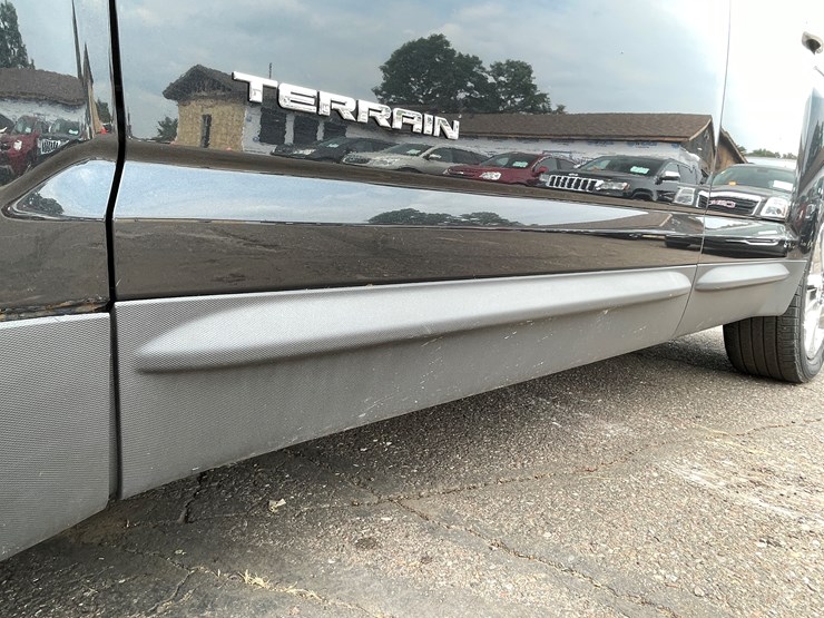 2015-gmc-terrain-slt-image-17