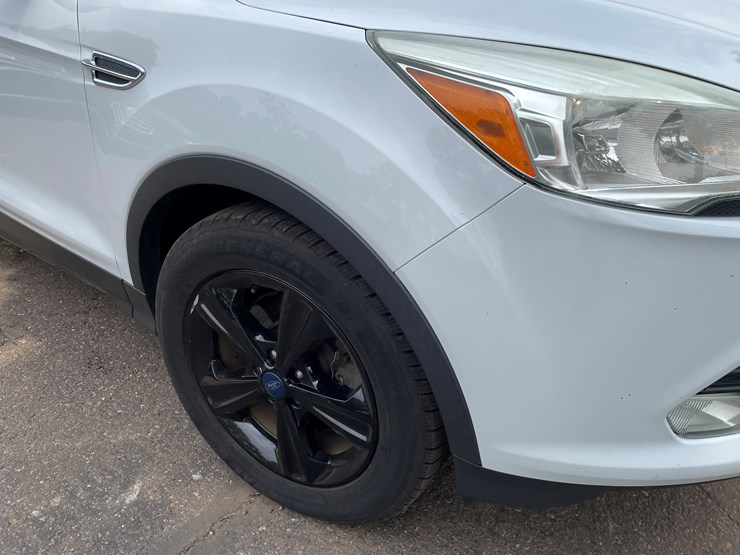 2015-ford-escape-se-image-34