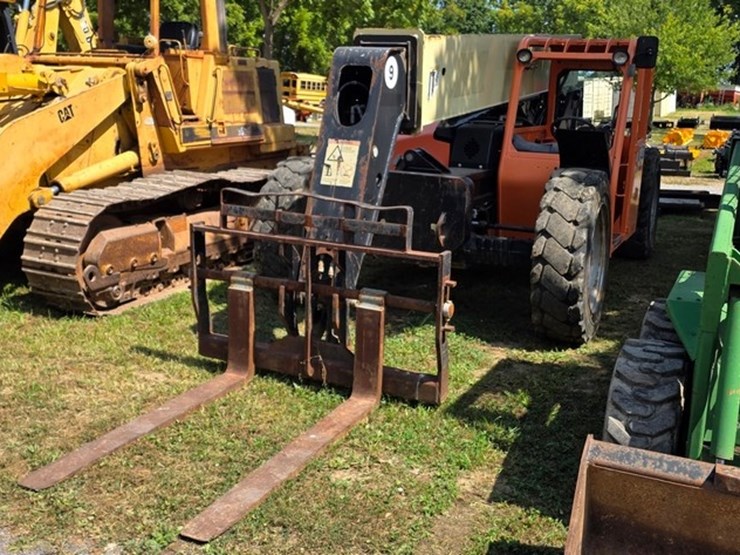 2013-jlg-g9-43a-image-2