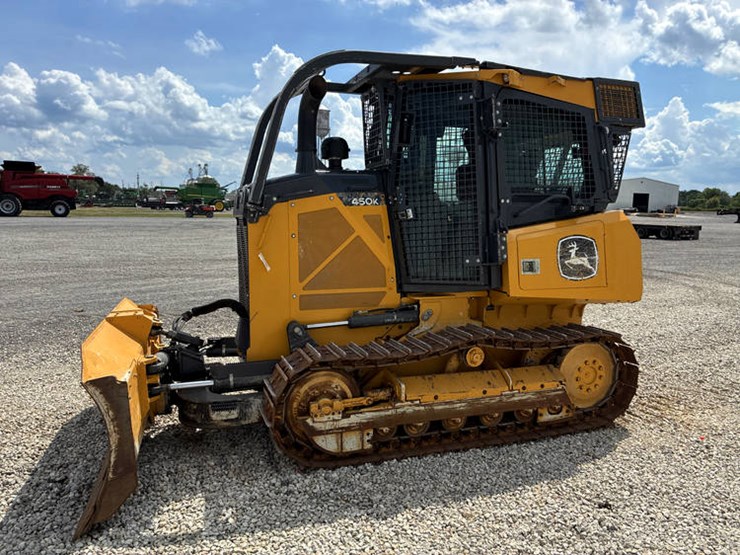 2022-john-deere-450-image-11