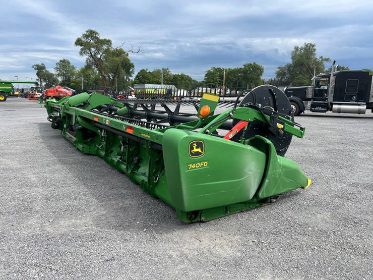 2020-john-deere-740fd-image-10
