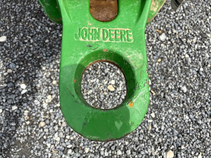 2023-john-deere-2510h-image-12