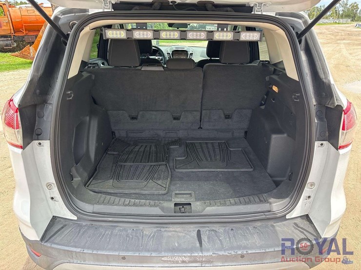 2015-ford-escape-image-24