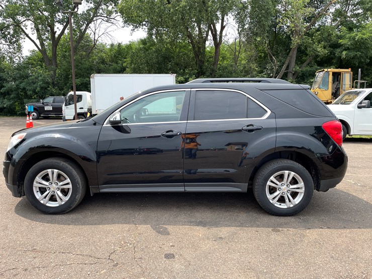 2013-chevrolet-equinox-lt-image-2