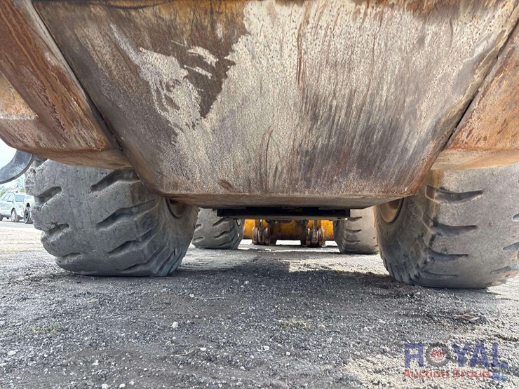 2011-deere-844k-image-38