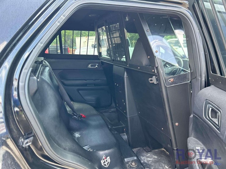 2018-ford-explorer-image-21