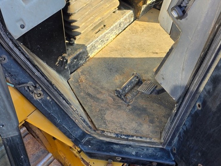 2019-caterpillar-d6n-lgp-image-62