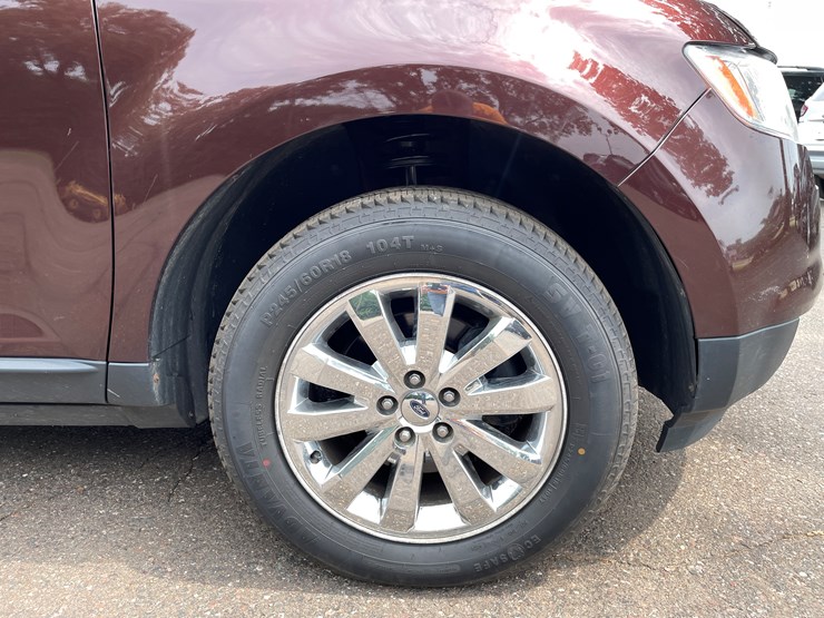 2010-ford-edge-image-33